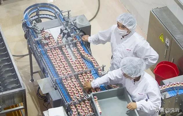 用“新冠”带货，韩国最大乳企董事长引咎辞职，养乐多却只罚45万