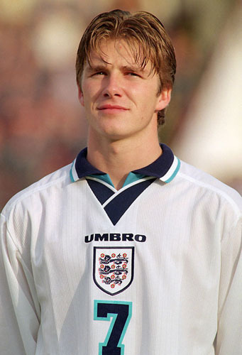 贝克汉姆秃了吗,贝克汉姆发型全记录