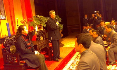 娶小19岁娇妻，“长贵”收女网红为徒？赵本山拿捏七寸才是赢家