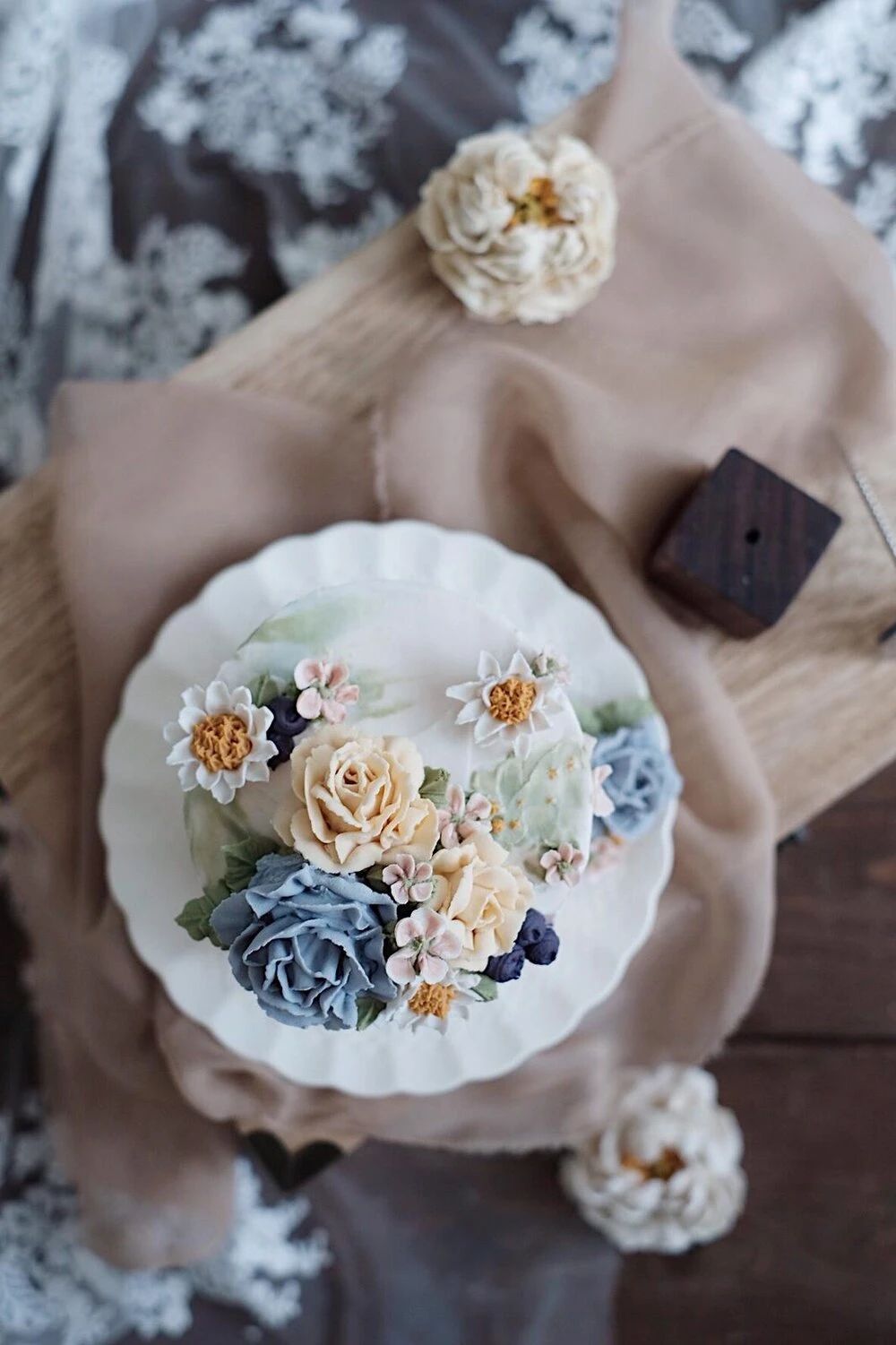 韩式裱花和豆沙裱花学哪个比较好,豆沙裱花和奶油霜裱花的区别