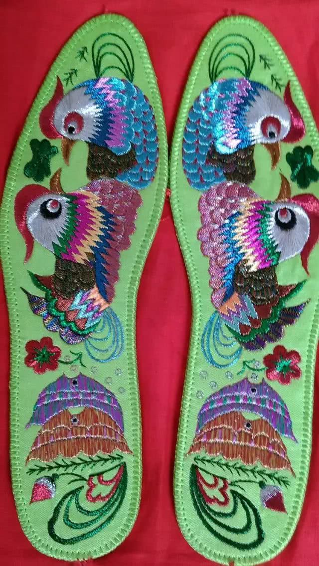 十字绣鞋垫花样图解大图,最受欢迎的小格子鞋垫图案