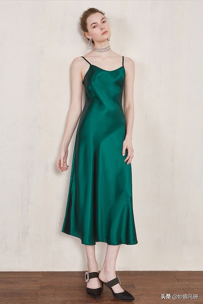 高端年会气质礼服推荐高级感,华丽设计感年会时尚轻奢高级礼服