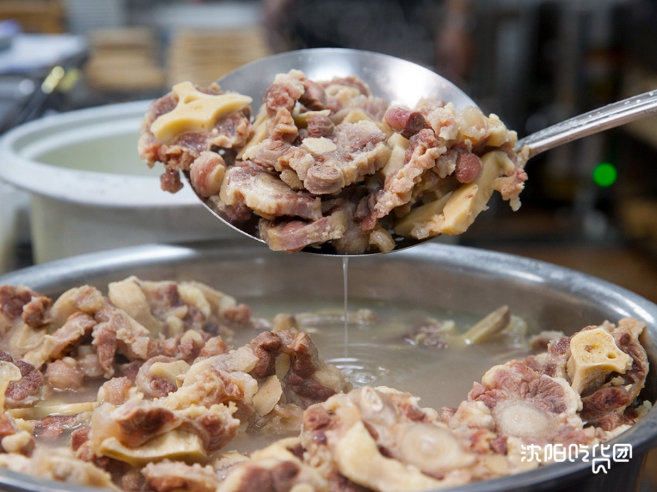 零宣传登小吃榜NO.1!这碗牛肉汤饭究竟神在哪?