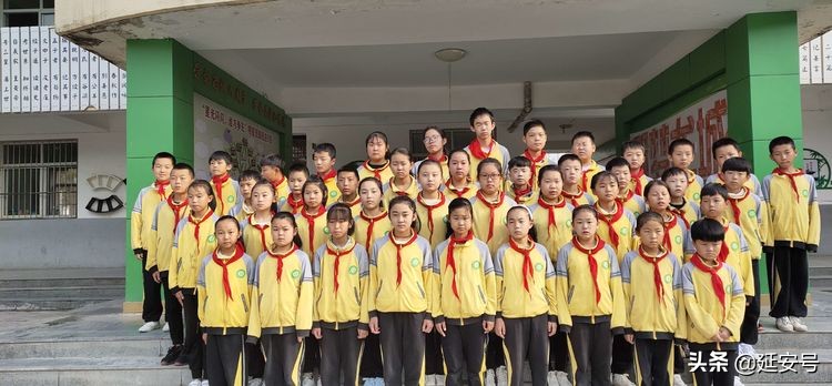 “好习惯成就一生”主题升旗仪式