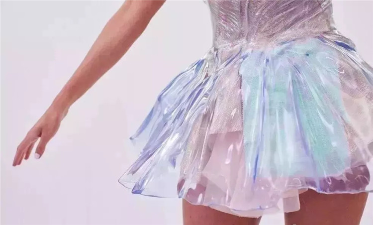 破产的辛德瑞拉ZacPosen！看来裙子再好看，人们买不起也没用