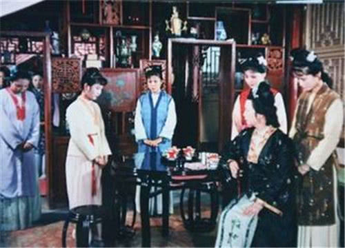 红楼四大丫鬟各具其妙，其中三个都出自贾母手下！