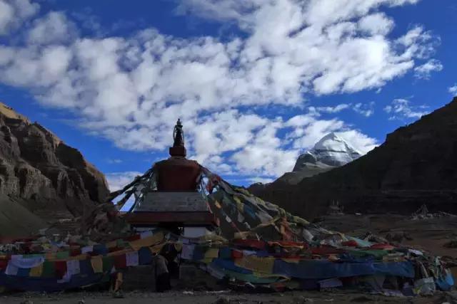 世界上海拔最高的公路！中国最神奇的天路！比川藏线还险10倍！