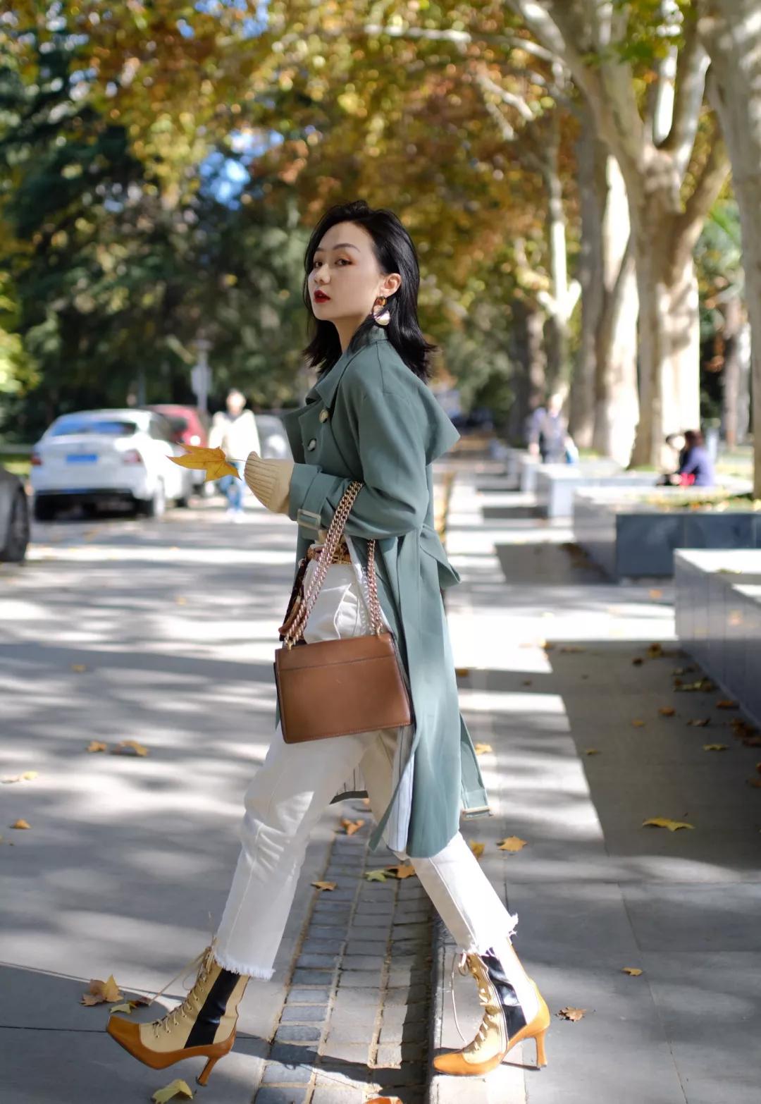 今年的靴子一言难尽,今年靴子流行高跟还是低跟