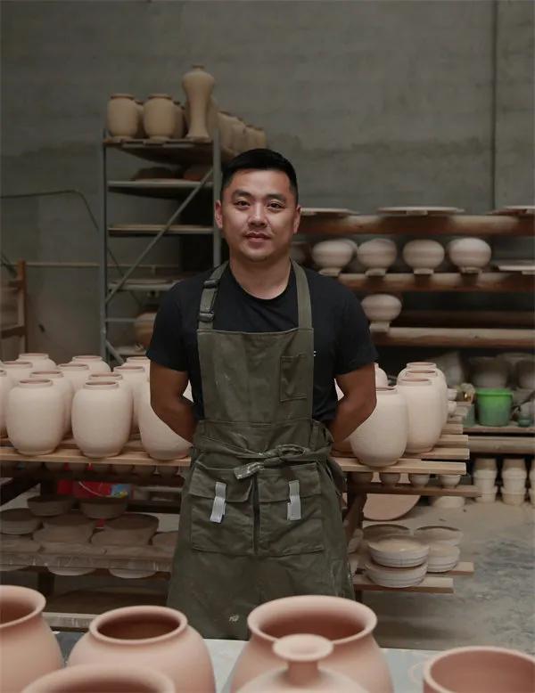 远山春色,龙泉青瓷艺术巴黎展