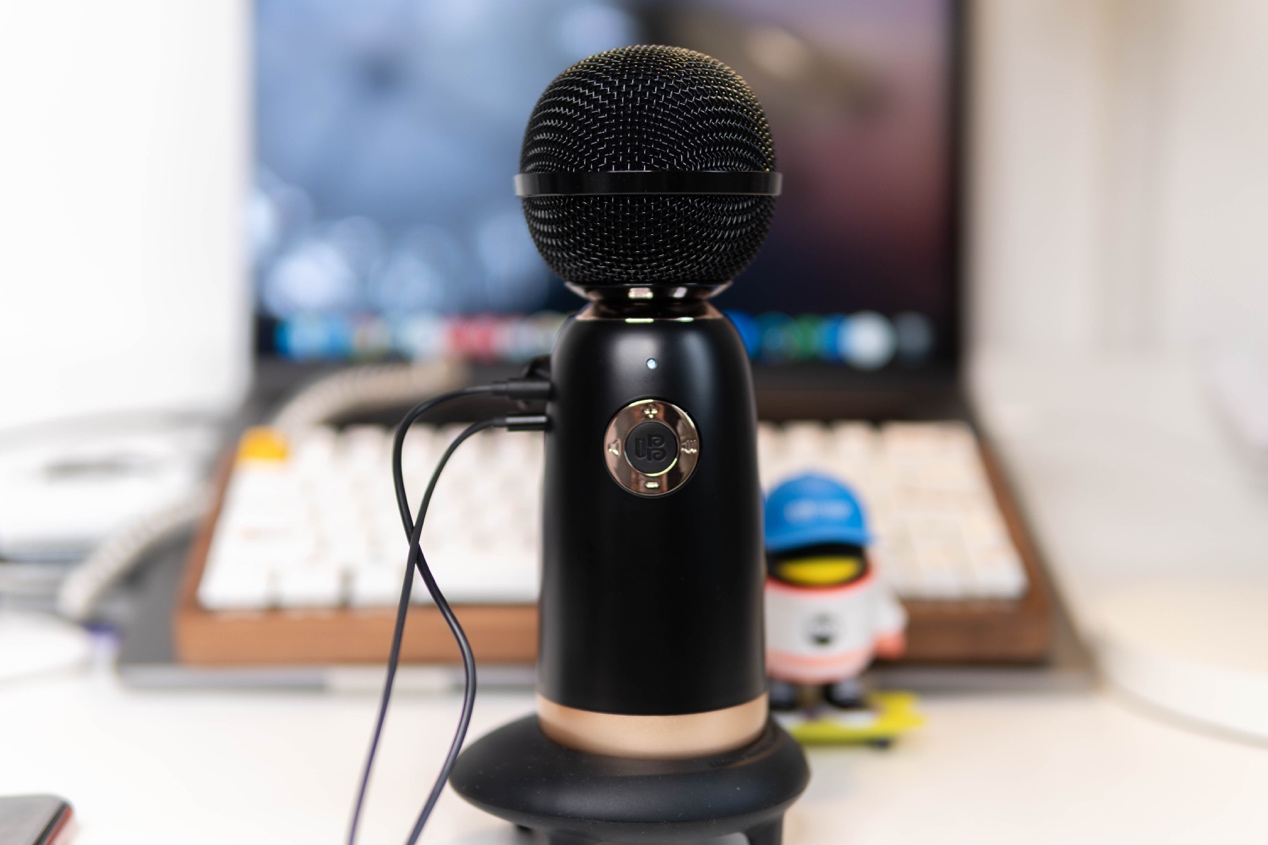 宅家也是K歌之王,唱吧精灵麦克风Q3,你的百万调音师