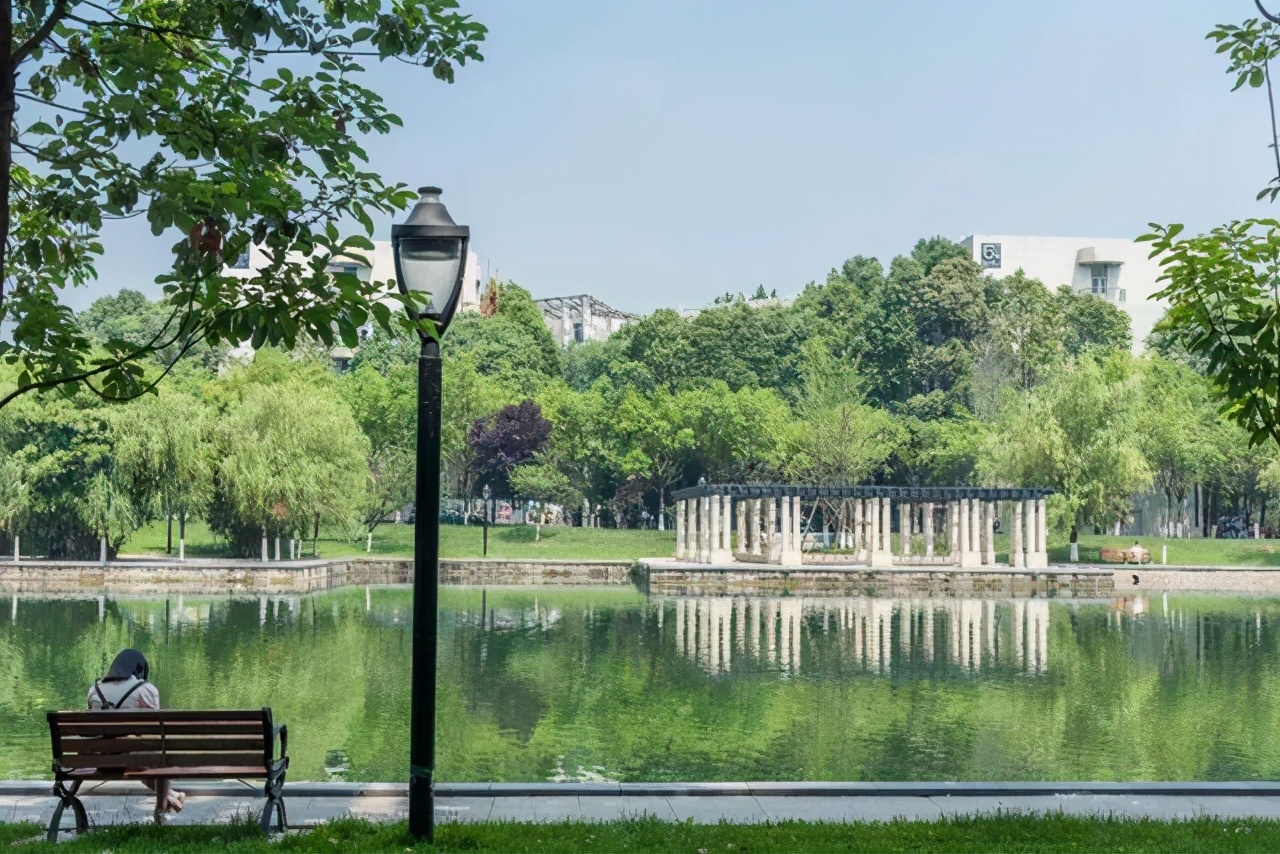 成都大学实力如何？网友：成都大学，学啥都成