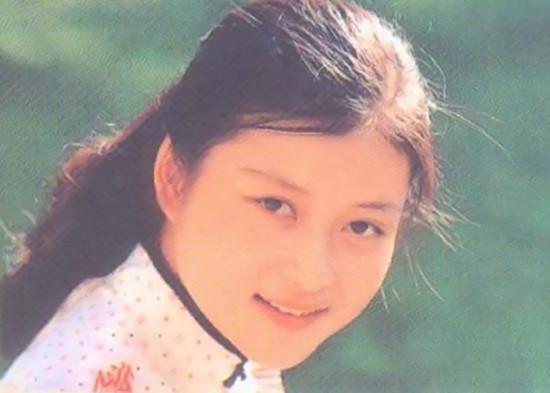 朱晓琳退出歌坛的原因,朱晓琳《妈妈的吻》