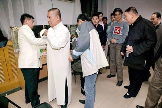 郭德纲三俗事迹,郭德纲三人行早期视频