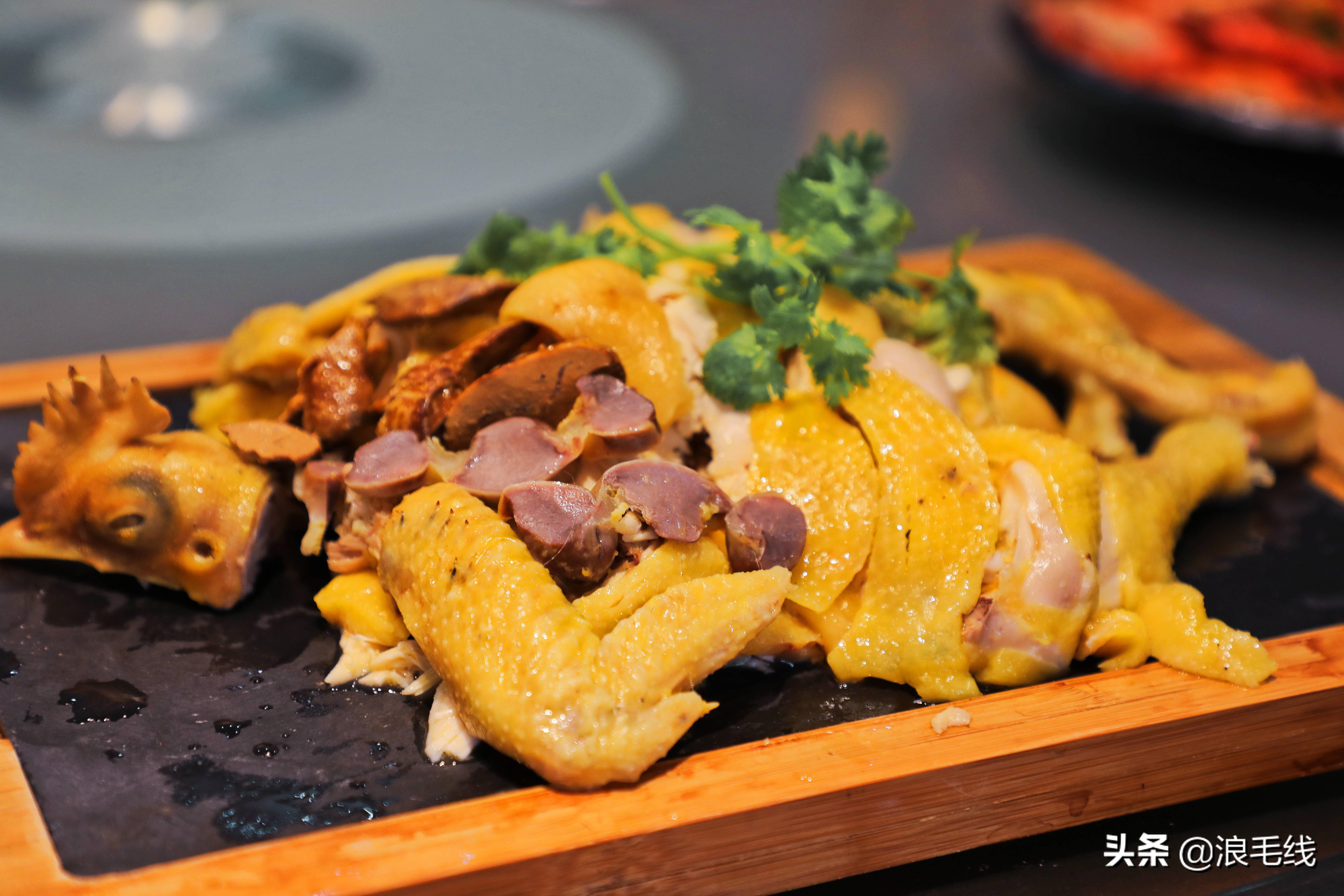 李现拍戏住的三亚酒店多少钱一晚,住韩商言同款酒店