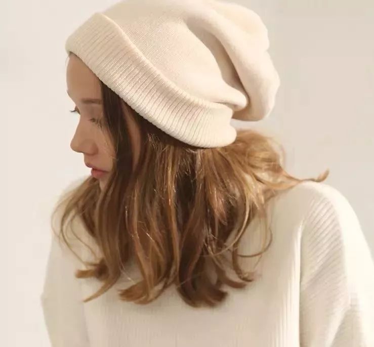 风大如何防止头发被吹乱,怎么防止头发被吹成中分