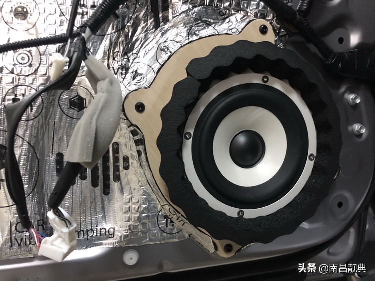 必伟汽车音响喇叭好不好，试听下南昌靓典改装后的丰田亚洲龙
