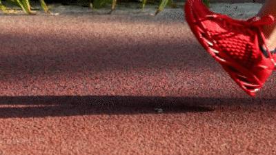 adidas三条杠运动鞋,adidas三条纹鞋舒适感