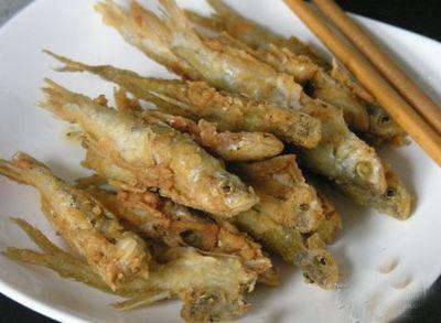 炸小鱼杂鱼的做法,空气炸锅炸鱼排骨做法