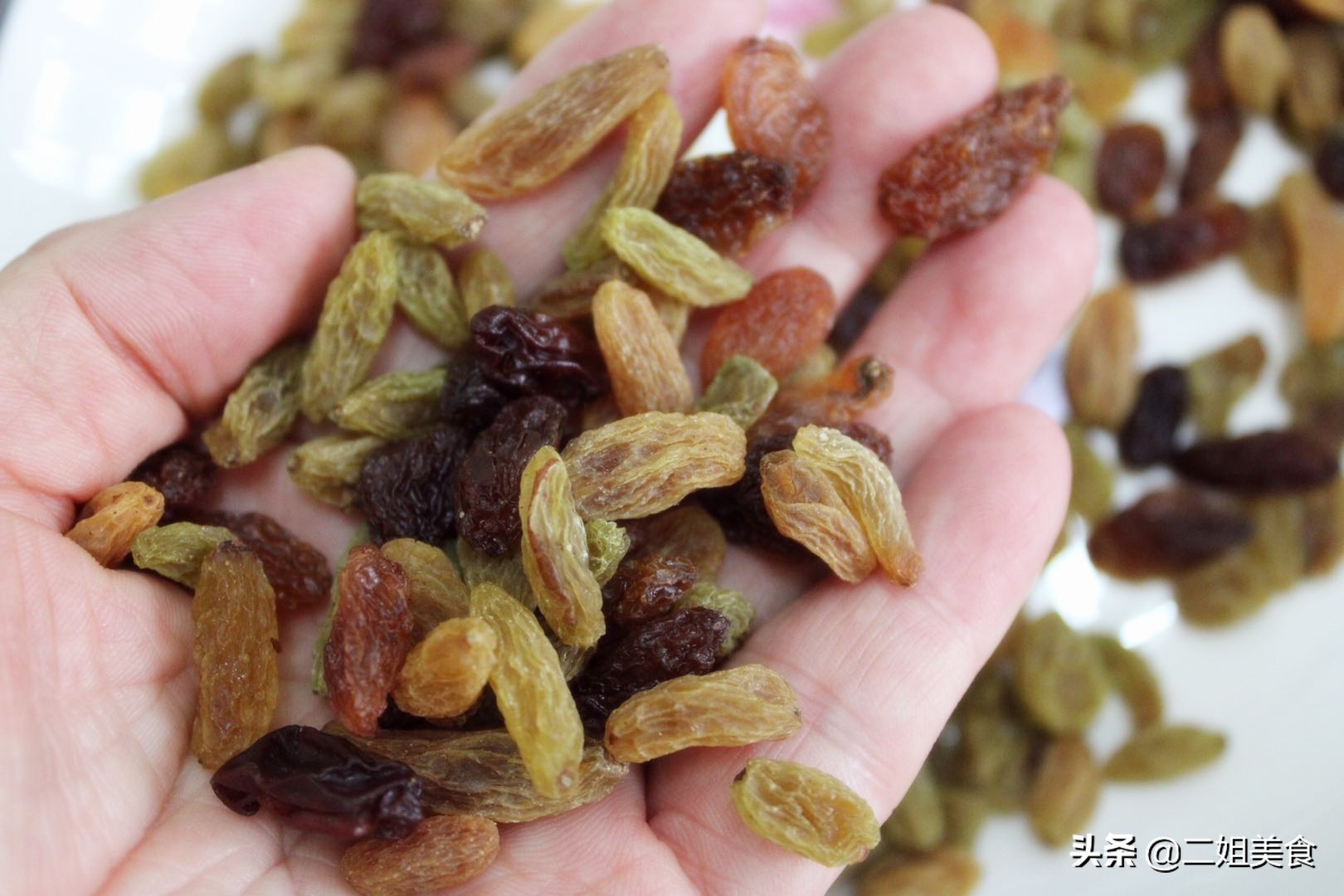 吃葡萄还是葡萄干比较有营养,葡萄干好吃有诀窍不用生吃