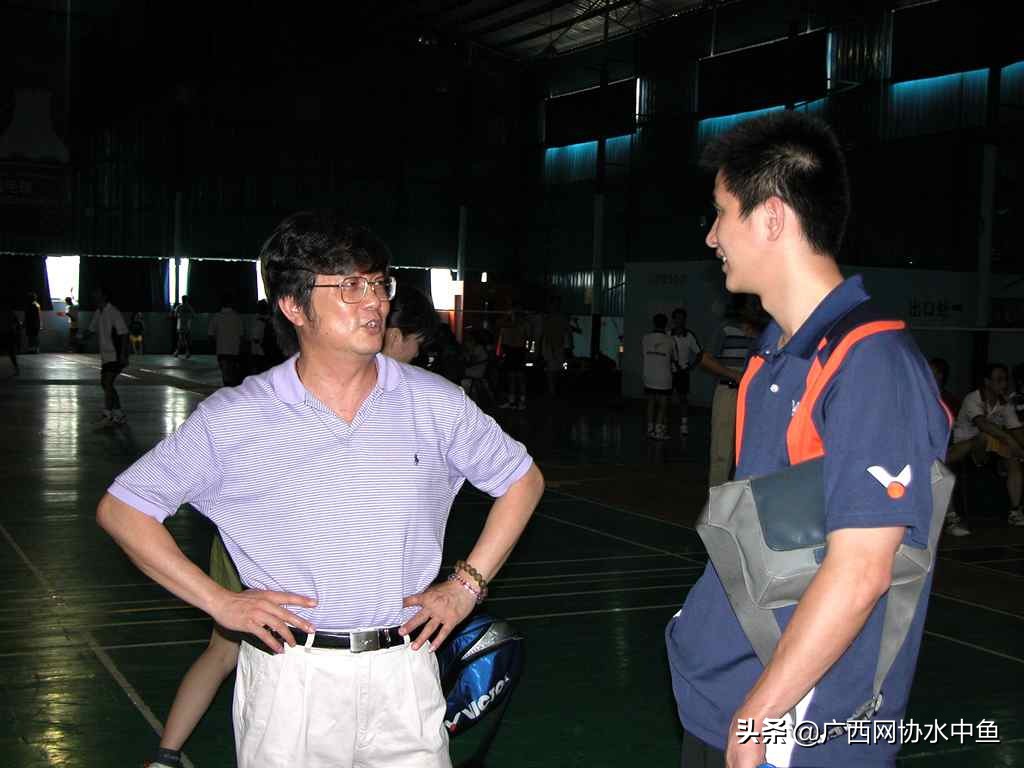 中国羽毛球队第11次举起苏迪曼杯,我和羽毛球比赛的故事