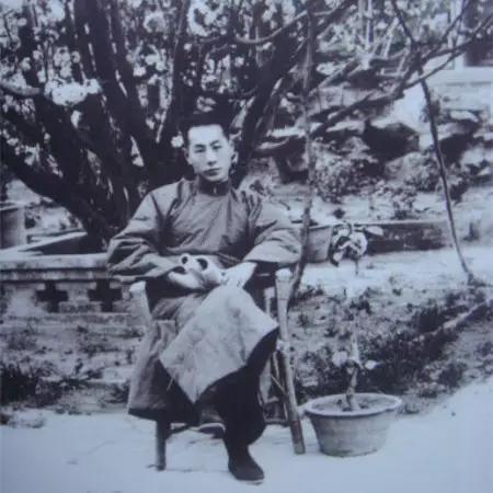 三十多年前的琉璃厂,遍地都是官窑,捡漏的宝地