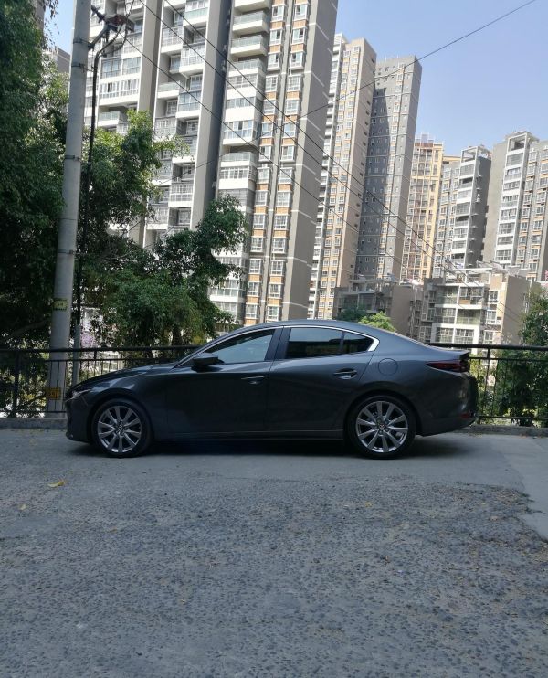 月薪三千能买奔驰吗,月薪三千也能买比亚迪