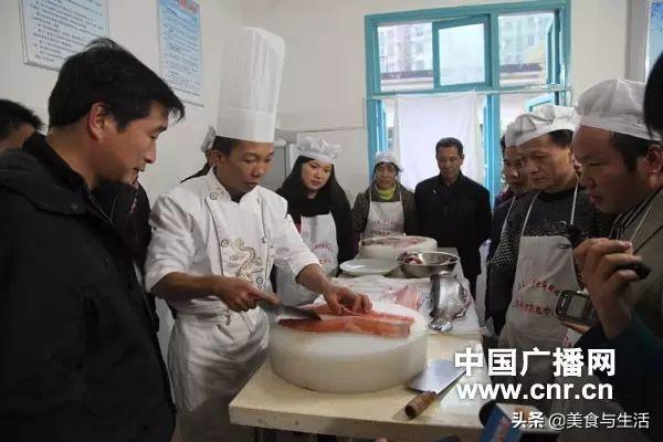 挪威三文鱼怎么挑新鲜,你吃的三文鱼是三文鱼吗