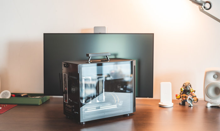 itx顶级主机配置,能提着走的电脑主机