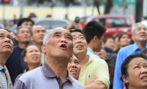 吃瓜一词是怎么来的,吃瓜一词的由来