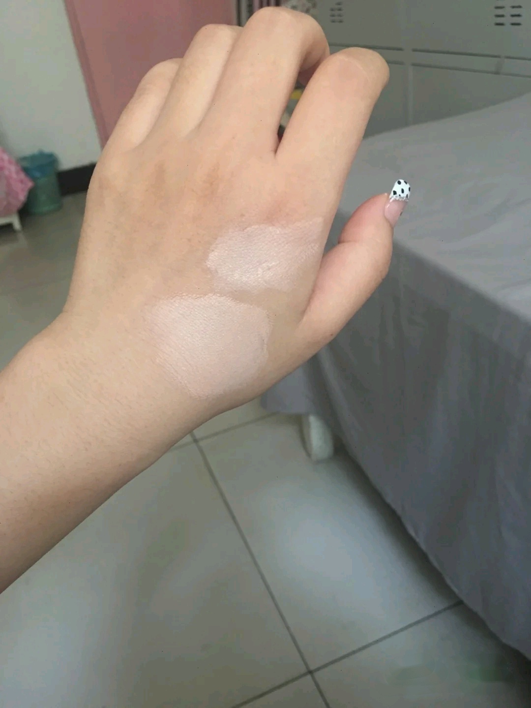 四大干皮粉底液,四大定妆因子粉底液