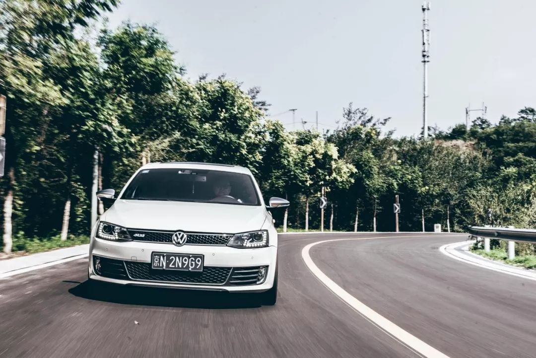 速腾2022款280tsidsg超越版,速腾2022款280tsidsg飞跃版落地