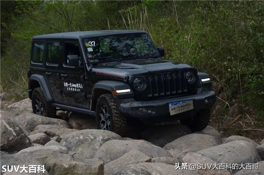 15款jeep指南者新车多少钱,15jeep指南者2.0落地多少