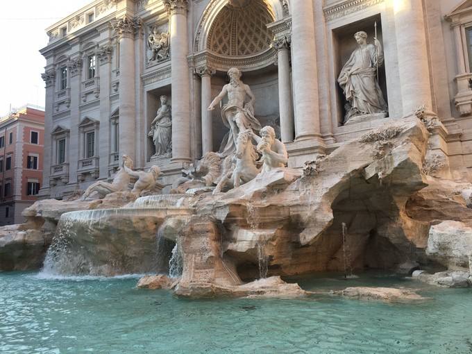 是他们开辟了人类洗浴事业的新篇章，但也因此堕落下去