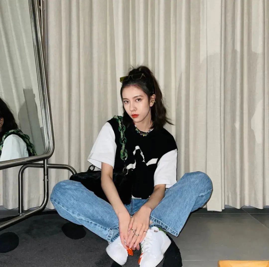 今年最流行的运动鞋款,今年女士秋冬流行什么运动鞋