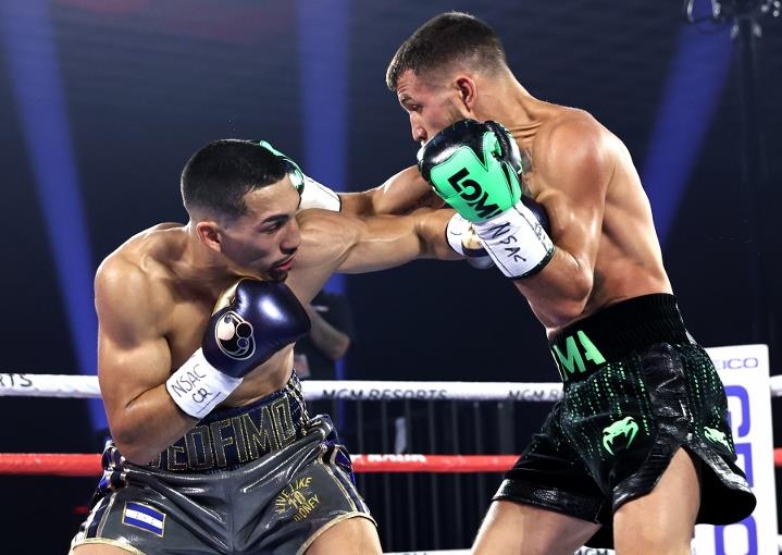 洛马琴科真的被黑哨了吗,乌克兰拳击天才洛马琴科被击倒