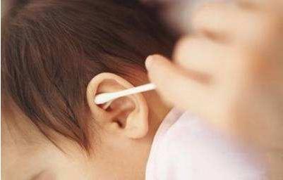 六个月宝宝耳垢怎么处理,婴儿的外耳廓耳垢可以清理吗