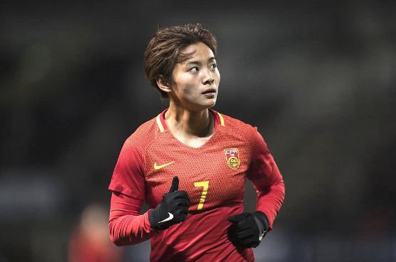 媒体拿国脚年薪与募捐对比，“道德绑架式逼捐”也不能拿足球开刀