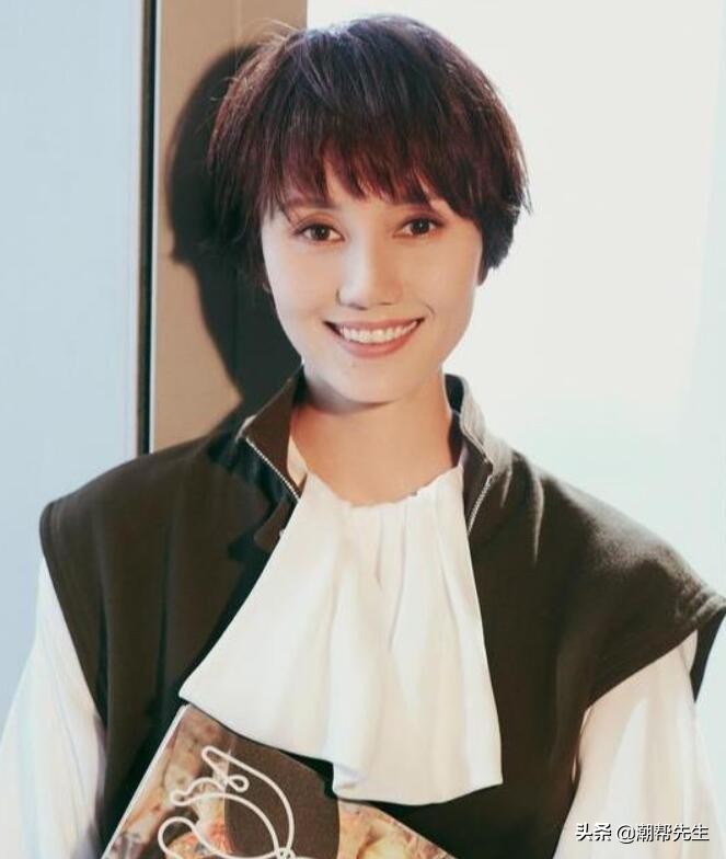 脸上有3颗痣的女星,脸上有三条纹的女人