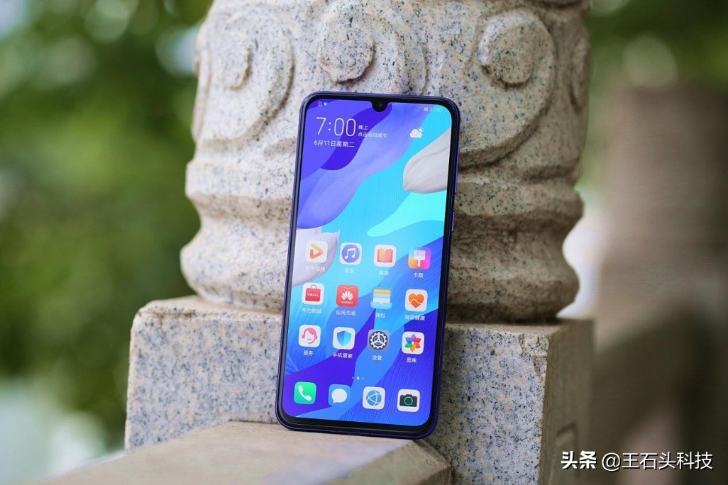 华为freebuds4和freebudspro,华为nova9pro和nova8pro哪个好