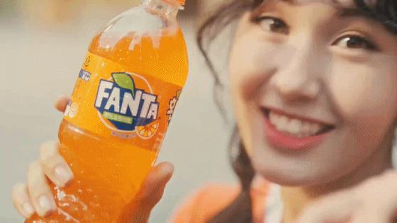 Lisa密友开豪车引争议！又纯又欲的“国民女友”有什么好酸的？