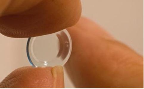 什么牌子的隐形眼镜透气性最好,比较好戴的隐形眼镜品牌推荐