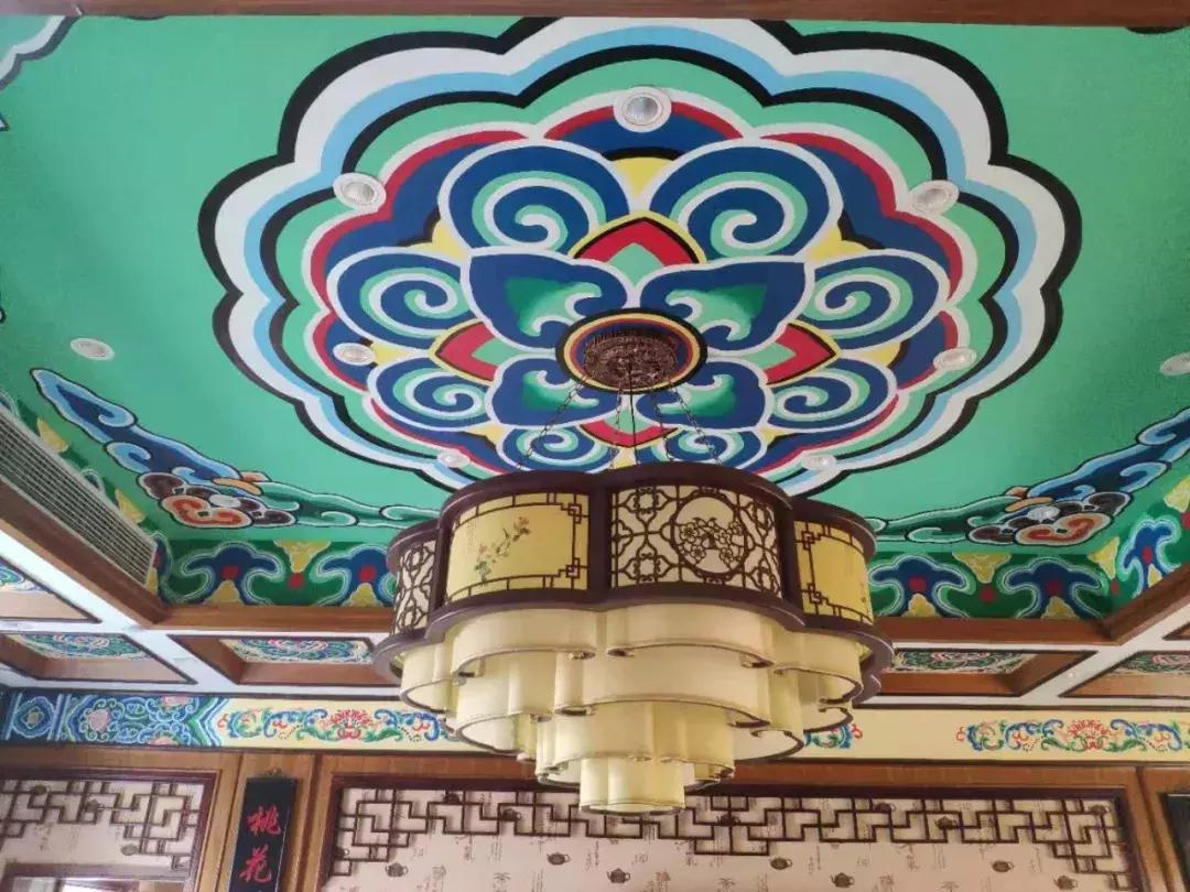 她17岁逃婚出深山，如今在无锡，开了南长街上最大的酒楼