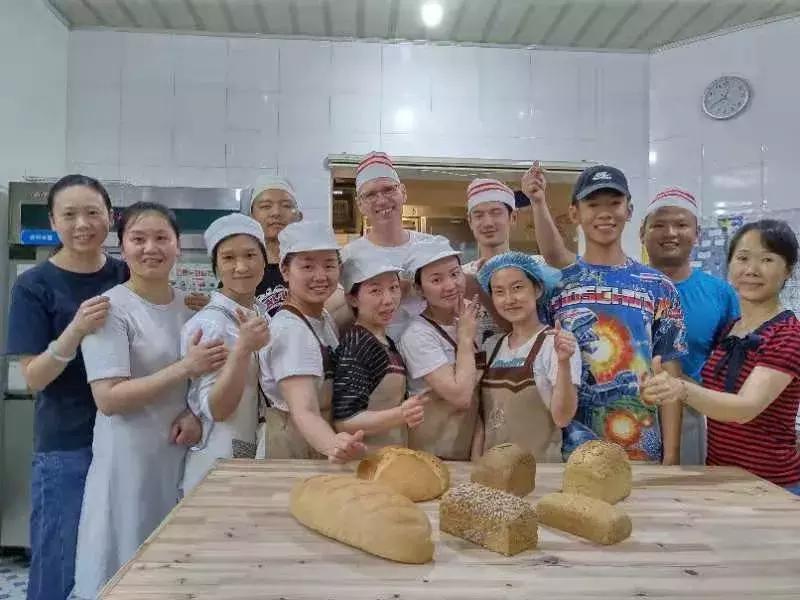 真实的故事外国人亲身经历,中国人在海外的真实故事