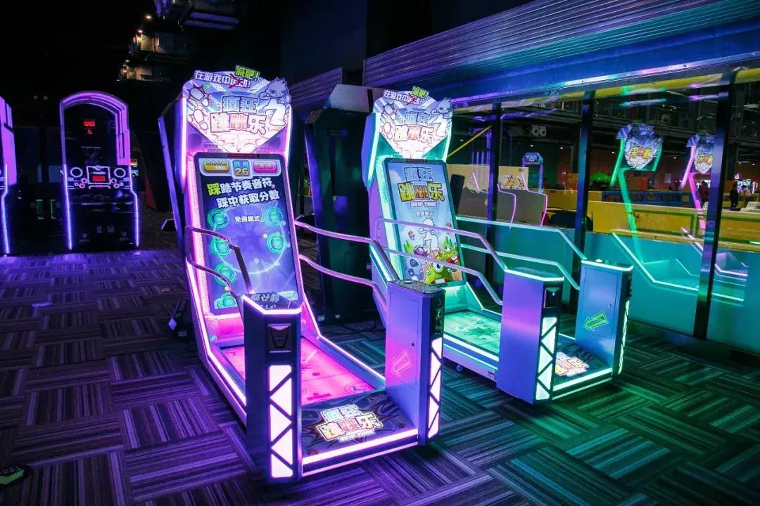 蹦床乐园闯关攀岩,蹦床馆嗨玩