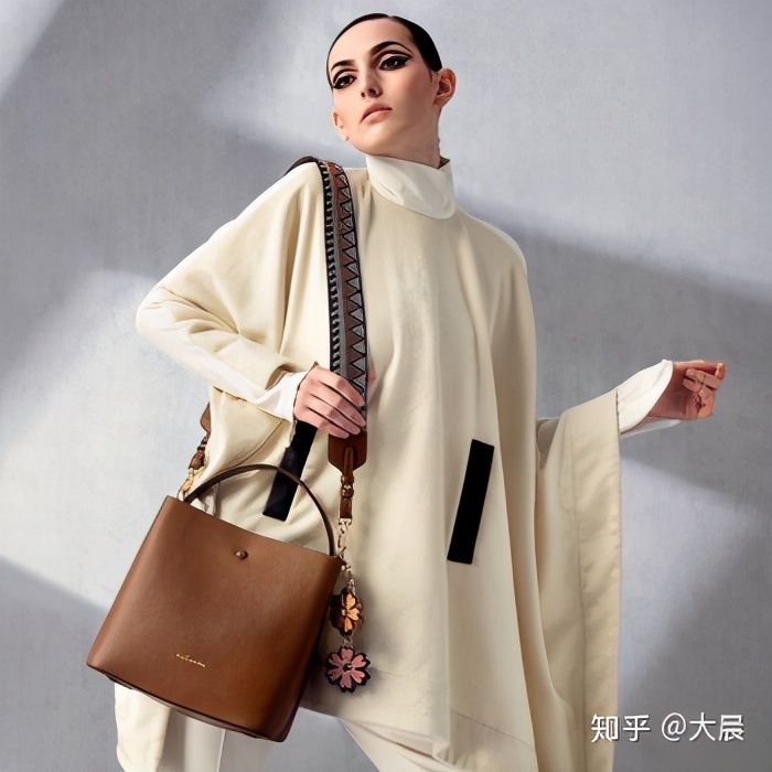 想给女朋友买个包推荐,给女朋友买什么样的包