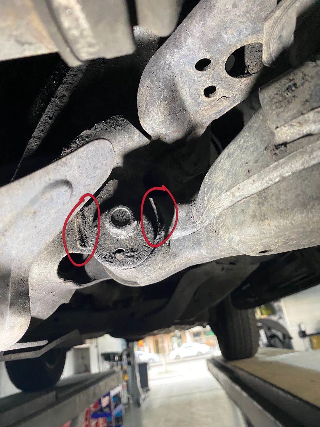 经典老车丰田lc90翻新复活,老款普拉多120翻新