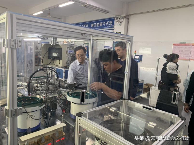 燕鹏飞老师受邀莅临秦汉科技参观指导工作