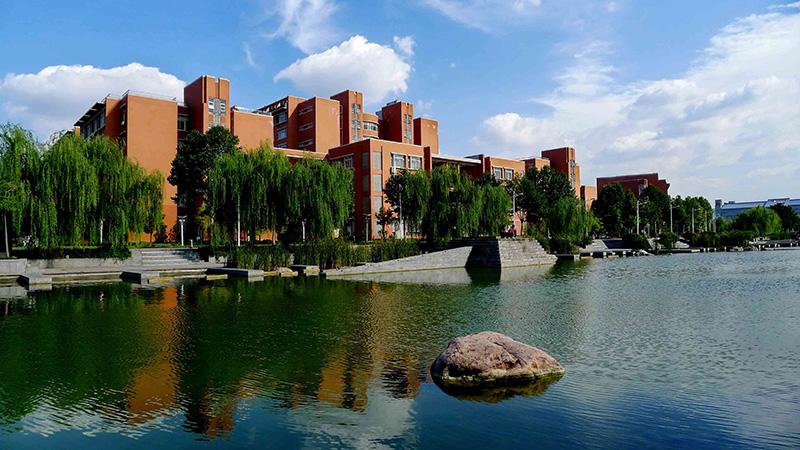 郑州大学好还是昆明理工大学好？为什么？