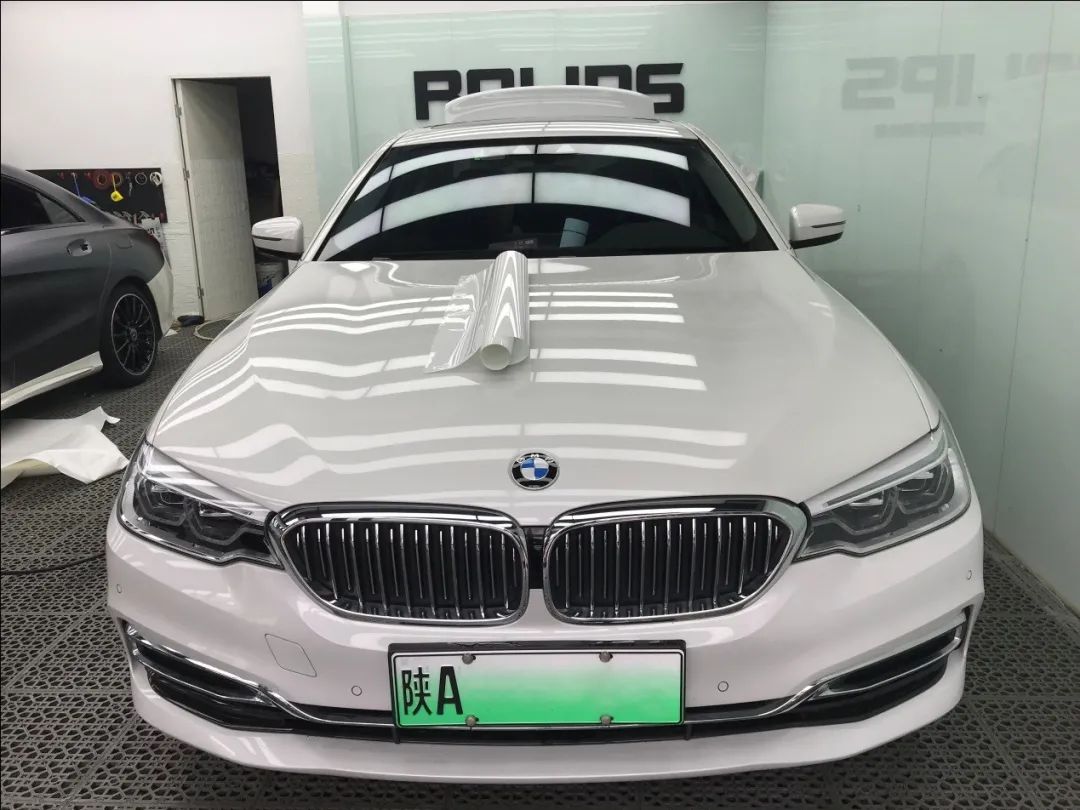 宝马追尾碰撞警告,宝马被追尾后有哪些损伤