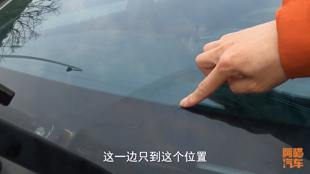 车子挡风玻璃裂一点怎么办,车子挡风玻璃破了去哪里换划算